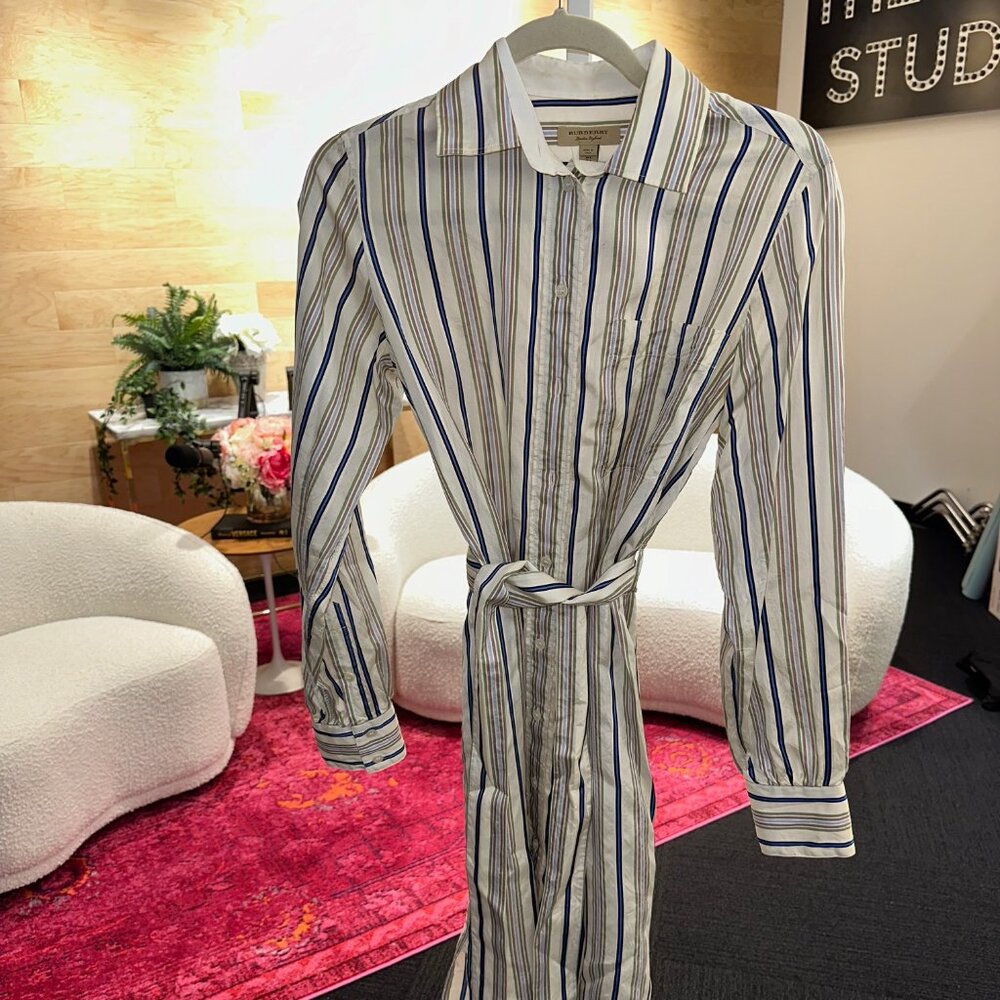 $3 START THURSDAY 10/17 @ 2pm: Burberry Silk Shirtdress